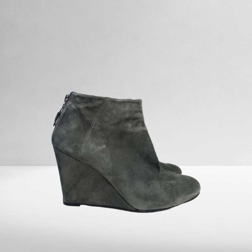 Stuart Weitzman Gray Suede Ankle Wedge Booties Size 9